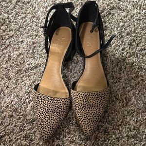 Crown Vintage Cheetah Print Heels